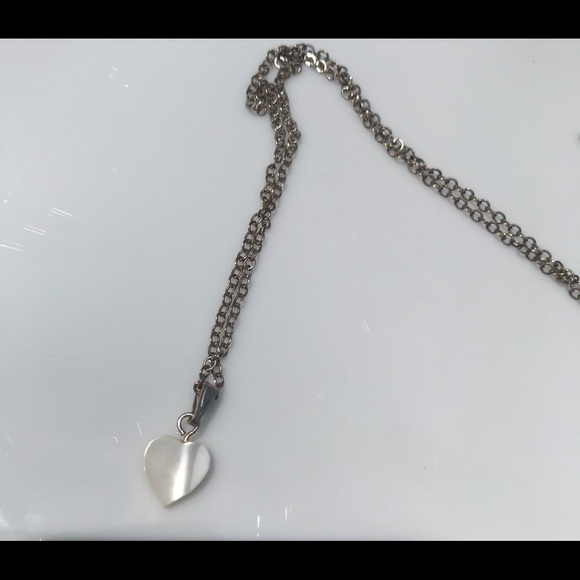 Tiny Shiny Pearly Heart shaped necklace. - Picture 6 of 10